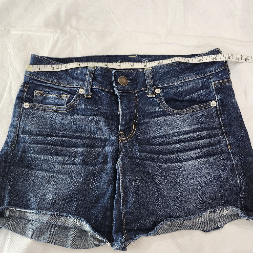 American Eagle Outfitters Size 6 Blue Jean Shorts Distressed Cut-Offs - Picture 3 of 7